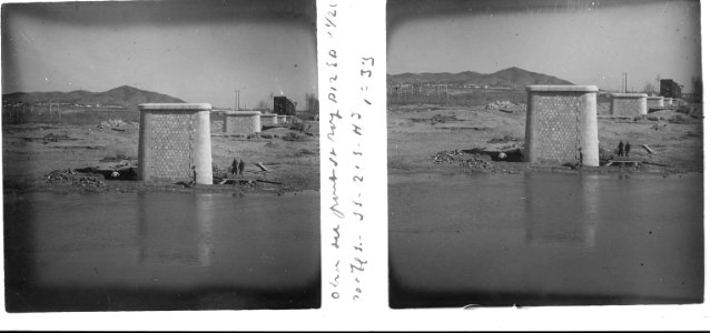 Obres d'un pont al Llobregat photo