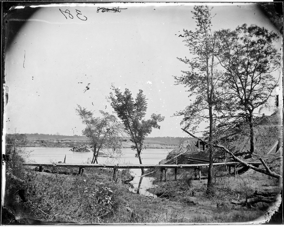 Obstruction on James River in front of Fort Darling, Va - NARA - 524801