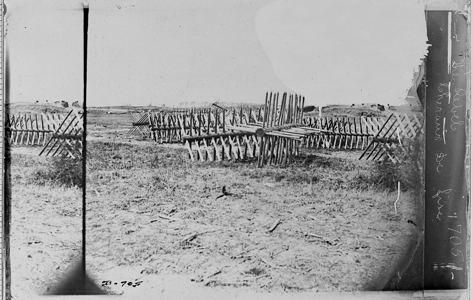 Obstructions in front of Fort Mahone, Petersburg, Va - NARA - 525110
