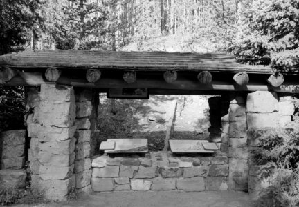 Obsidian Cliff Kiosk cropped