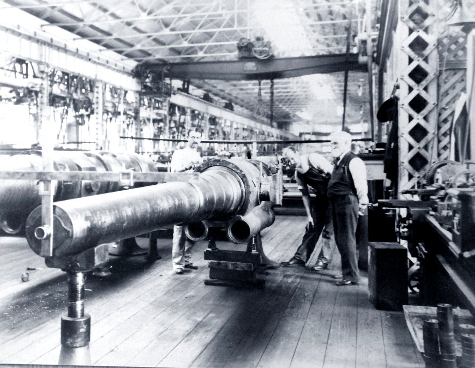 Observing the boring of guns, Naval Gun Factory, Washington Navy Yard, Washington, D.C (24878988773)