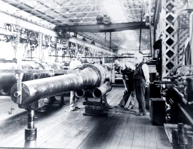 Observing the boring of guns, Naval Gun Factory, Washington Navy Yard, Washington, D.C (24878988773)