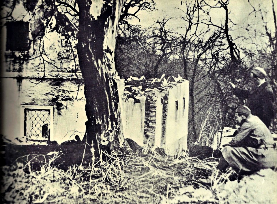 Obveščevalca 14. divizije na Kočevskem v začetku decembra 1943