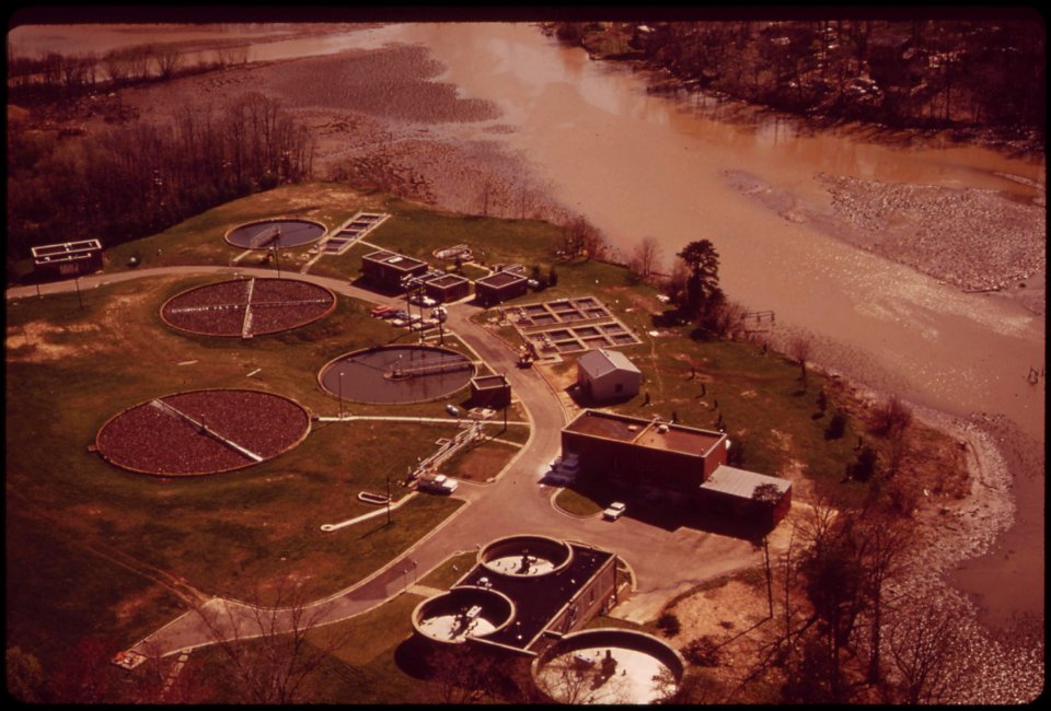 Occoquan-water-filtration-plant-siltation-discolors-the-occoquan-river-april-1973 7461361162 o