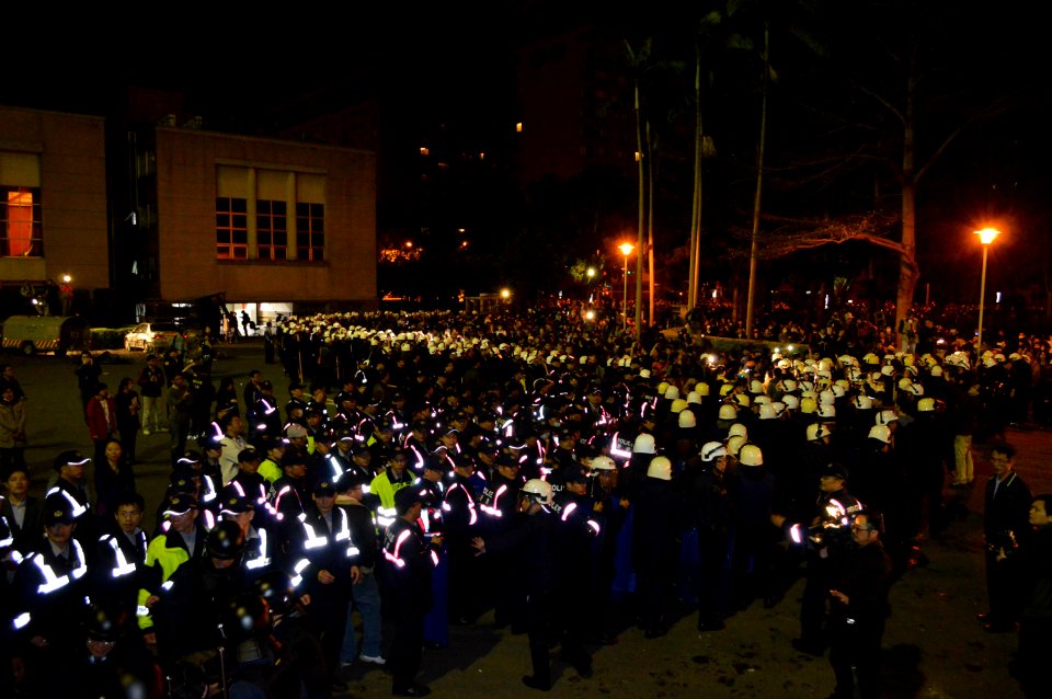 Occupy Executive Yuan by VOA (9)