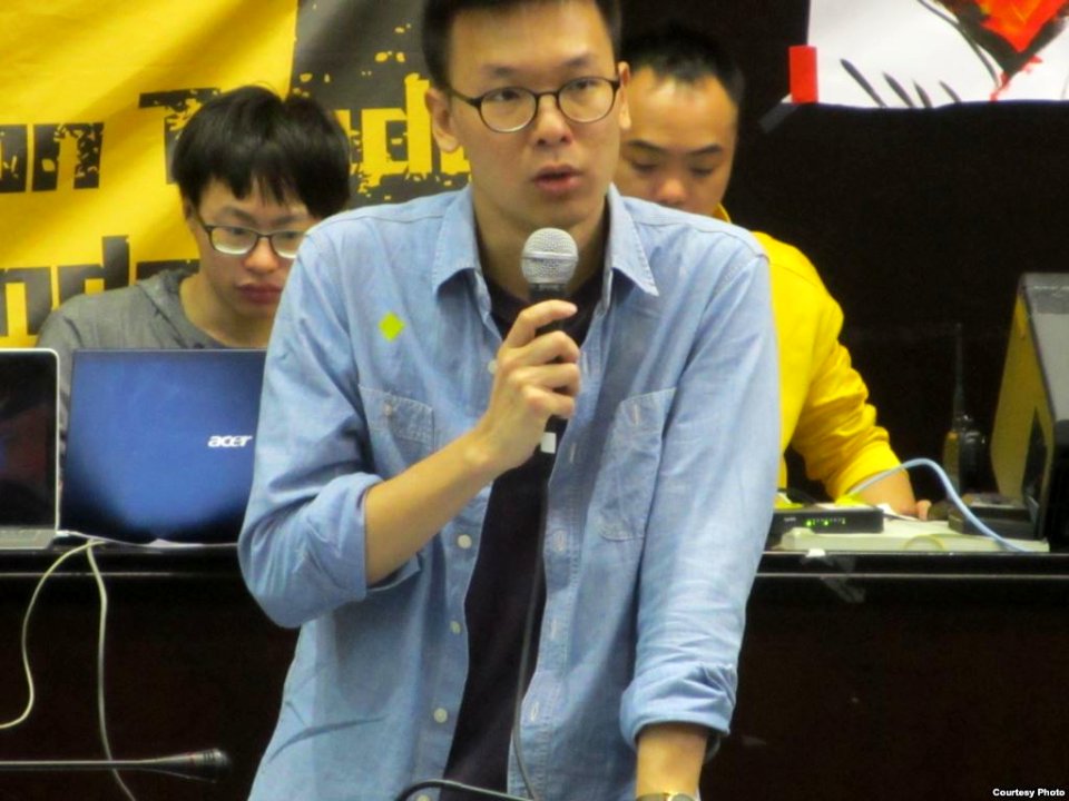 Occupy Taiwan Legislature by VOA (37)