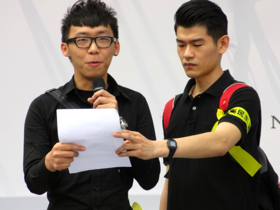 Occupy Taiwan Legislature by VOA (44)