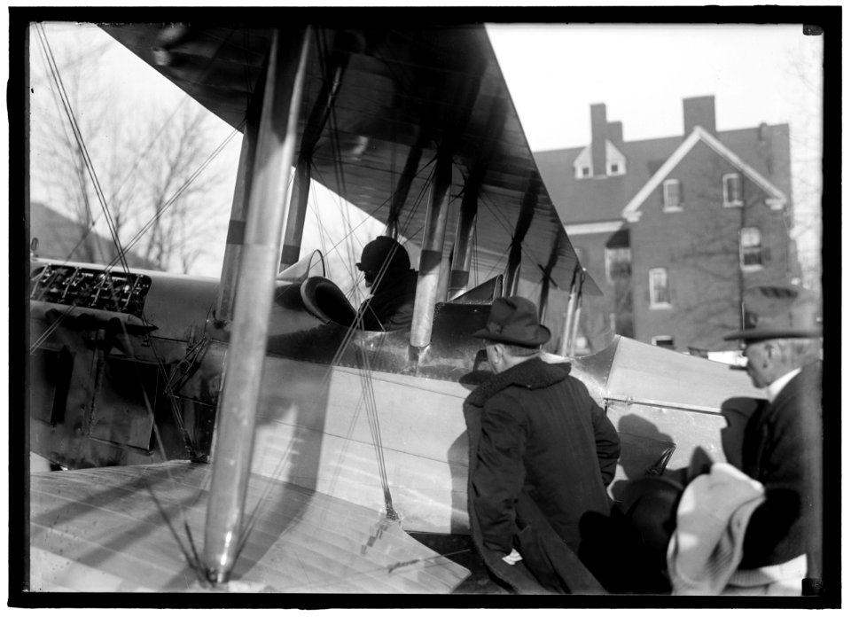 OCKER, SARGENT, AVIATOR; REBER, SAMUEL, COL. U.S.A. SIGNAL CORPS; BLEAKLEY, ORRIN DUBBS, REP. FROM PENNSYLVANIA, 3-4-17 - 4-3-17. ELECTED, DID NOT QUALIFY. HIS PLANE; CURTISS AIRPLANE, LCCN2016866413