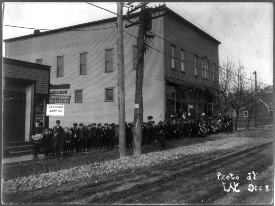 Odd Fellows Hall. The Victors Temperance Brigade, Election Day, Dec. 8, 1906. Corbin, Ky. LCCN2005693282