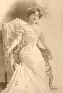 Odette Dulac par Reutlinger. 1903