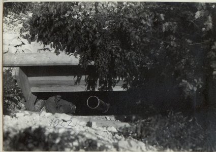 Oesterr.-ung.20 cm Luft-Minenwerfer, Blick in die gedeckte Schiesscharte. (BildID 15728098)