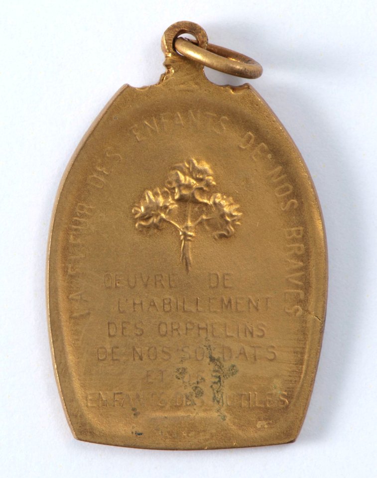 Oeuvre de l'Habillement des Orphelins de nos Soldats et des Enfants des Mutilés, medal by Pierre Theunis, Belgium, 1917, Coins and Medals Department of the Royal Library of Belgium, 2Lef69 - 28 (verso)