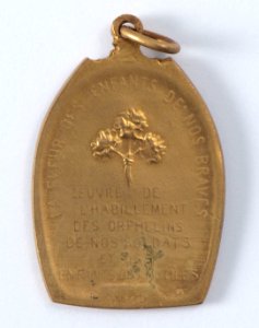 Oeuvre de l'Habillement des Orphelins de nos Soldats et des Enfants des Mutilés, medal by Pierre Theunis, Belgium, 1917, Coins and Medals Department of the Royal Library of Belgium, 2Lef69 - 28 (verso)