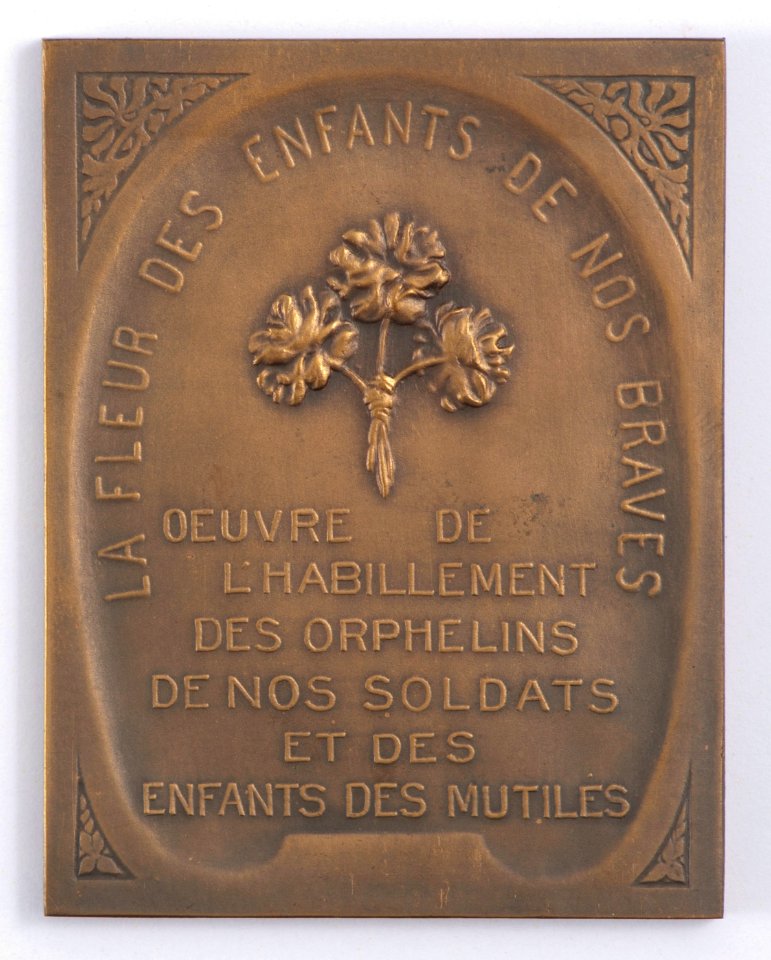 Oeuvre de l'Habillement des Orphelins de nos Soldats et des Enfants des Mutilés, plaquette by Pierre Theunis, Belgium, 1917, Coins and Medals Department of the Royal Library of Belgium, 2Lef68 - 19 (verso)