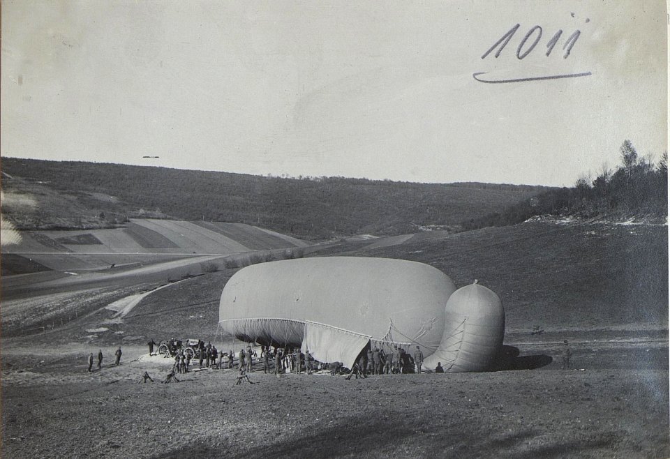Oesterr.-ung.Fesselballon beim ottom.Korps, Auffüllen. (BildID 15728021)