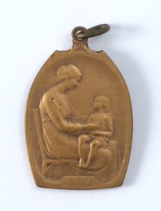 Oeuvre de l'Habillement des Orphelins de nos Soldats et des Enfants des Mutilés, medal by Pierre Theunis, Belgium, 1917, Coins and Medals Department of the Royal Library of Belgium, 2Lef69 - 37 (recto)