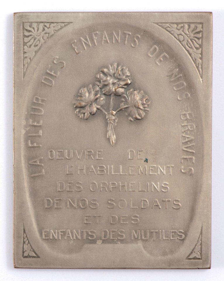 Oeuvre de l'Habillement des Orphelins de nos Soldats et des Enfants des Mutilés, plaquette by Pierre Theunis, Belgium, 1917, Coins and Medals Department of the Royal Library of Belgium, 2Lef68 - 18 (verso)
