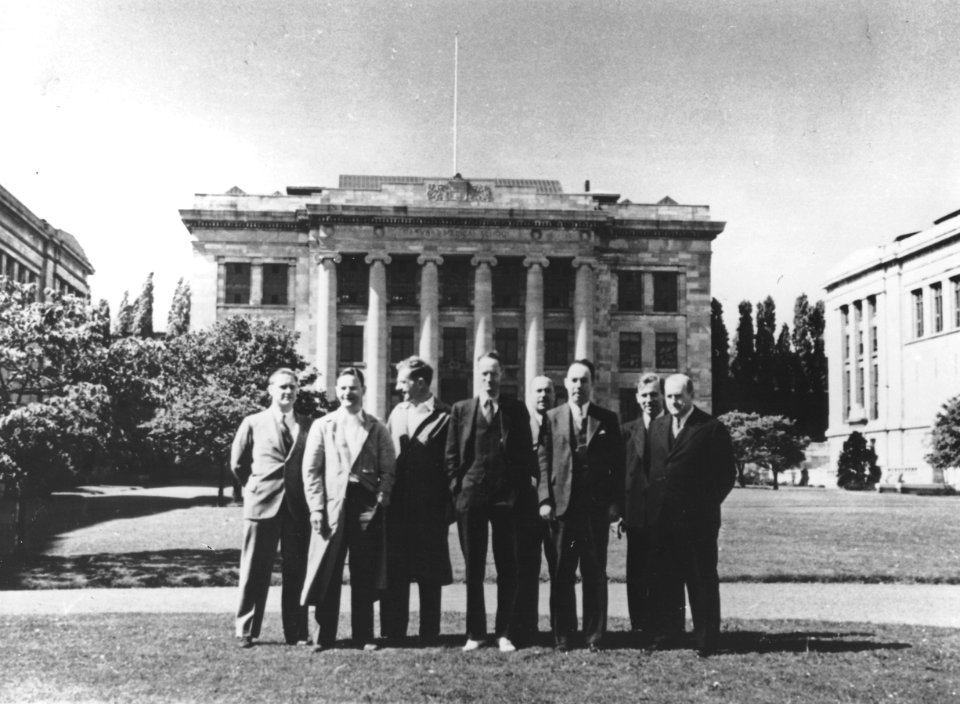 Office field investigation senior staff