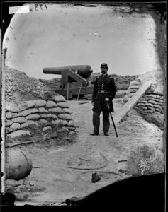 Officer in trenches with Parrott gun - NARA - 529195
