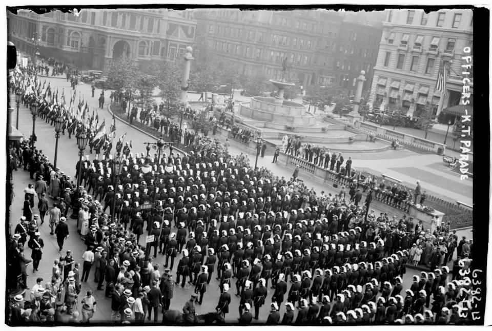 Officers Massed colors-K.T. Parade LCCN2014718399