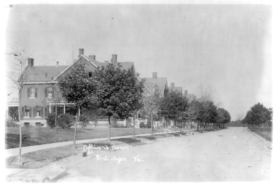 Officers row, Fort Myer, Virginia LCCN2001706178