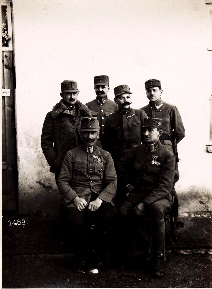 Offiziere der Kriegsvermessung Nr, 4. (März.13-III.1918.) (BildID 15713314)