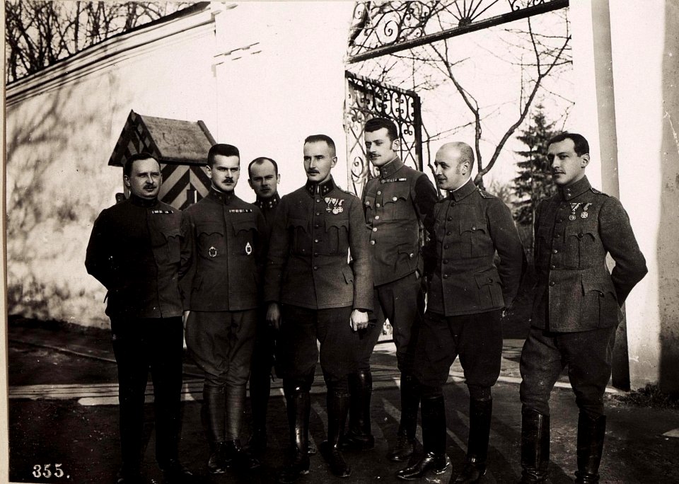 Offiziere der Technischen Gruppe des 4.Armeekommandos (BildID 15704459)