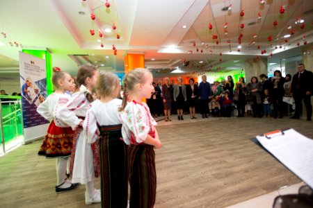 04.12.2019 Participarea Președintelui Parlamentului la deschiderea Expoziției cu vânzare a lucrărilor confecționate de către persoane cu dizabilități și copii din centrele de plasament (49167341213)