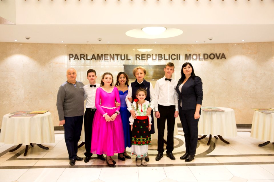 04.02.2020 Elevii Școlii speciale-internat pentru copii hipoacuzici în vizită la Președintele Parlamentului (49486774873)