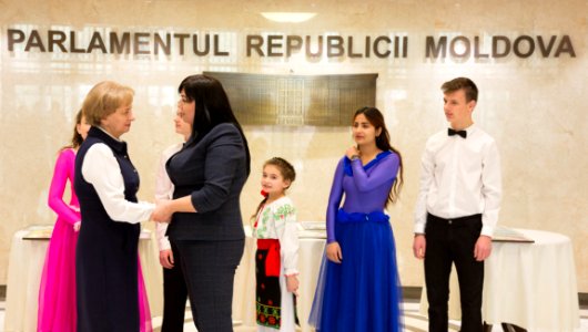04.02.2020 Elevii Școlii speciale-internat pentru copii hipoacuzici în vizită la Președintele Parlamentului (49487268436)