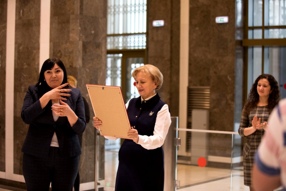 04.02.2020 Elevii Școlii speciale-internat pentru copii hipoacuzici în vizită la Președintele Parlamentului (49487268536)