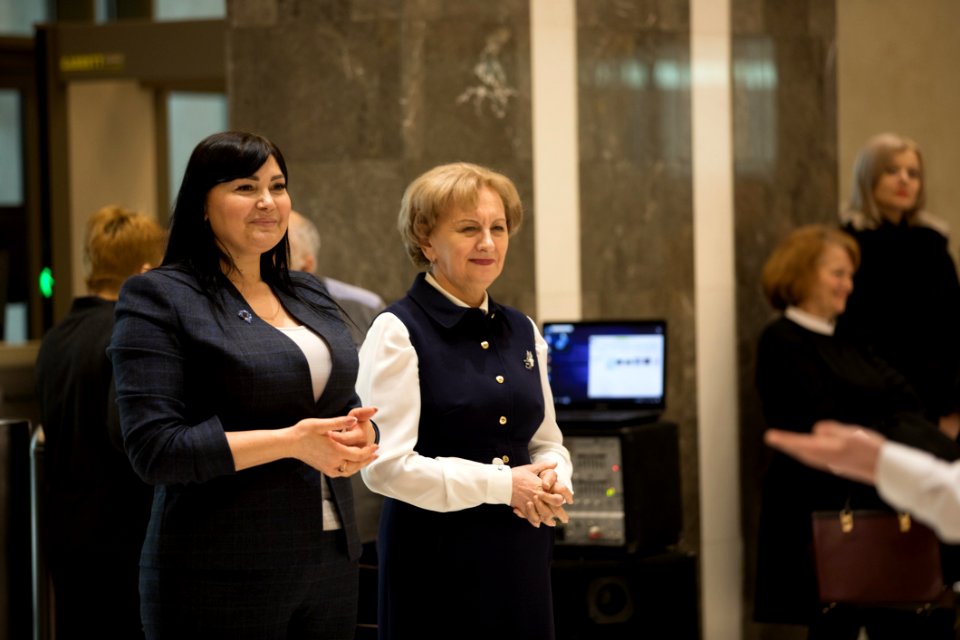 04.02.2020 Elevii Școlii speciale-internat pentru copii hipoacuzici în vizită la Președintele Parlamentului (49486775778)