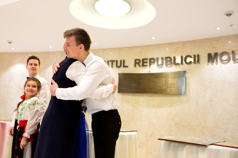 04.02.2020 Elevii Școlii speciale-internat pentru copii hipoacuzici în vizită la Președintele Parlamentului (49487480037)