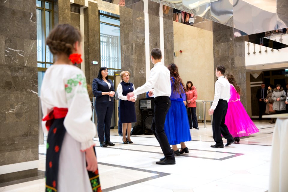 04.02.2020 Elevii Școlii speciale-internat pentru copii hipoacuzici în vizită la Președintele Parlamentului (49487479577)