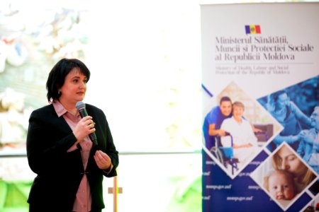 04.12.2019 Participarea Președintelui Parlamentului la deschiderea Expoziției cu vânzare a lucrărilor confecționate de către persoane cu dizabilități și copii din centrele de plasament (49167337818)
