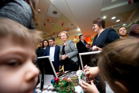 04.12.2019 Participarea Președintelui Parlamentului la deschiderea Expoziției cu vânzare a lucrărilor confecționate de către persoane cu dizabilități și copii din centrele de plasament (49167817846)