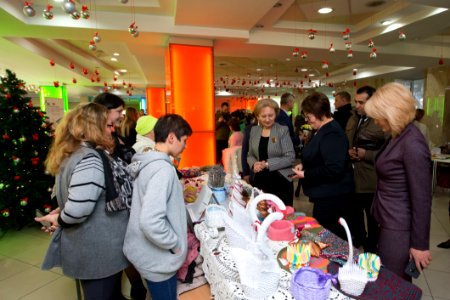 04.12.2019 Participarea Președintelui Parlamentului la deschiderea Expoziției cu vânzare a lucrărilor confecționate de către persoane cu dizabilități și copii din centrele de plasament (49167817566)