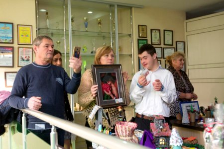 04.12.2019 Participarea Președintelui Parlamentului la deschiderea Expoziției cu vânzare a lucrărilor confecționate de către persoane cu dizabilități și copii din centrele de plasament (49167818616)