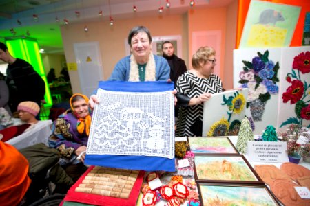 04.12.2019 Participarea Președintelui Parlamentului la deschiderea Expoziției cu vânzare a lucrărilor confecționate de către persoane cu dizabilități și copii din centrele de plasament (49168048212)