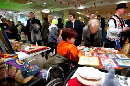 04.12.2019 Participarea Președintelui Parlamentului la deschiderea Expoziției cu vânzare a lucrărilor confecționate de către persoane cu dizabilități și copii din centrele de plasament (49168048737)