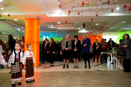 04.12.2019 Participarea Președintelui Parlamentului la deschiderea Expoziției cu vânzare a lucrărilor confecționate de către persoane cu dizabilități și copii din centrele de plasament (49168050477)