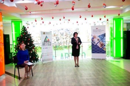 04.12.2019 Participarea Președintelui Parlamentului la deschiderea Expoziției cu vânzare a lucrărilor confecționate de către persoane cu dizabilități și copii din centrele de plasament (49168049792)