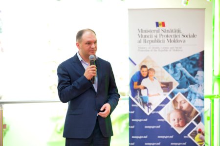 04.12.2019 Participarea Președintelui Parlamentului la deschiderea Expoziției cu vânzare a lucrărilor confecționate de către persoane cu dizabilități și copii din centrele de plasament (49168046742)