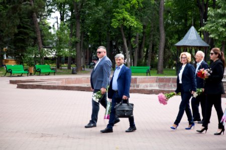 06.06.2020 Depunere de flori la monumentul lui Aleksandr Puşkin (49976389697)
