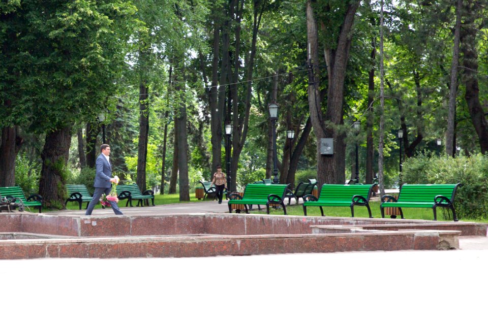 06.06.2020 Depunere de flori la monumentul lui Aleksandr Puşkin (49975614793)