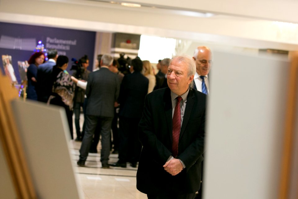 09.12.2019 Expoziție IN MEMORIAM Heydar Aliyev (49192784898)