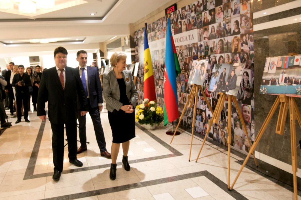 09.12.2019 Expoziție IN MEMORIAM Heydar Aliyev (49193481777)