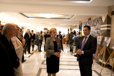 09.12.2019 Expoziție IN MEMORIAM Heydar Aliyev (49193480327)