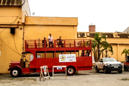 10.04.2021 - Drive-thru de vacinação para idosos com 62 anos (51107170104)