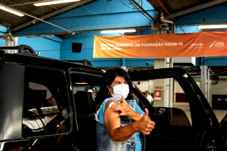 10.04.2021 - Drive-thru de vacinação para idosos com 62 anos (51108187285)